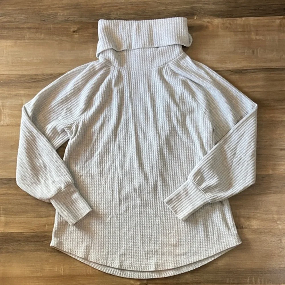 LOFT Ribbed Gray Turtleneck Top